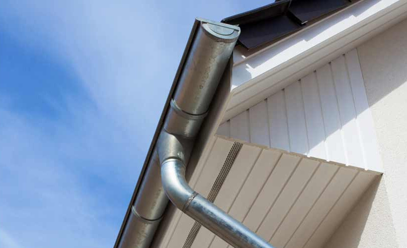 Aluminum vs. Stainless Steel Gutters: Choosing the Right Fit for Your Columbus, Ohio Home